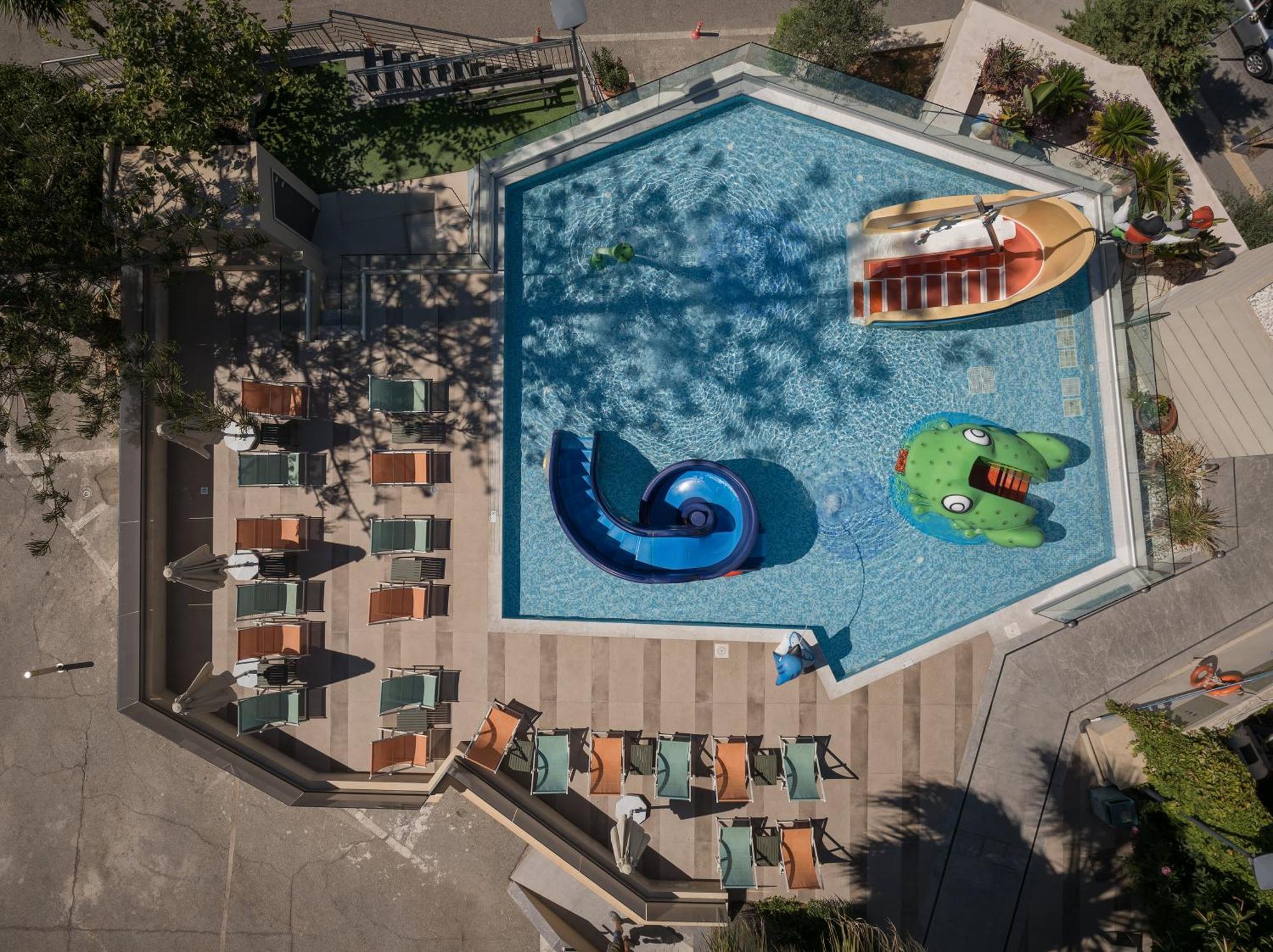 Minos Hotel Rethymno Exterior foto